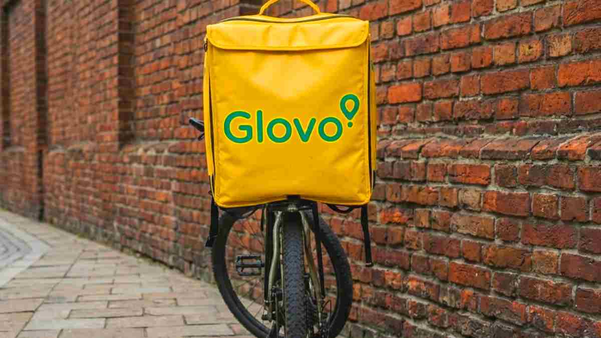 Ile zarabia dostawca Glovo na rowerze w 2026