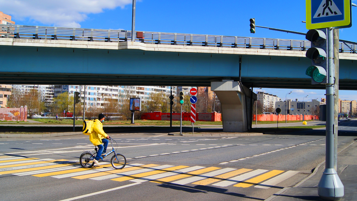 Sezonowość w delivery: kiedy zarabia się najlepiej i najgorzej